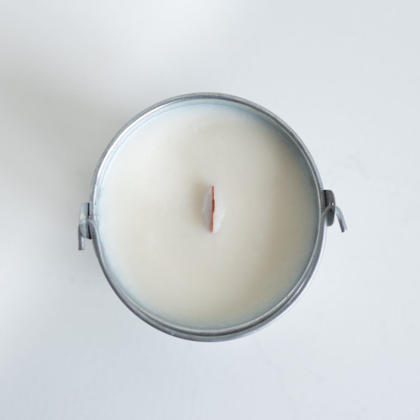 
                  
                    wood wick soy wax candle
                  
                